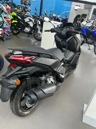YAMAHA-XMAX 300 CONNECTED ABS-2025
