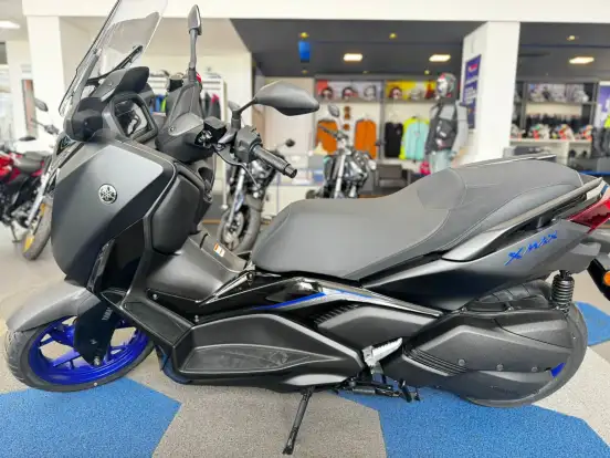 YAMAHA-XMAX 300 CONNECTED ABS-2025