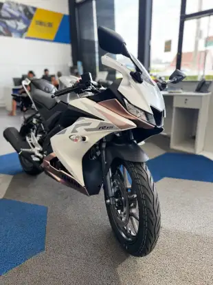 YAMAHA-YZF R15-2026