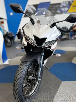 YAMAHA-YZF R15-2026