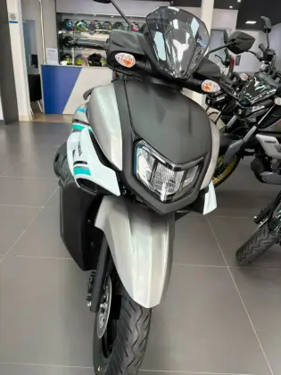 YAMAHA ZR HYBRID CONNECTED 