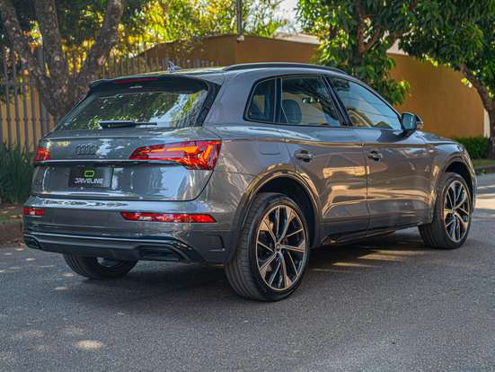 AUDI-Q5-2024