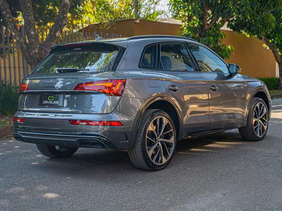 AUDI-Q5-2.0 45 TFSI GASOLINA S LINE BLACK QUATTRO S TRONIC AUDI-Q5-2024