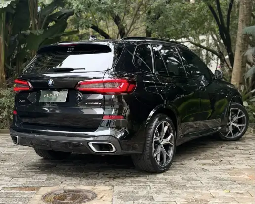 BMW-X5-2021
