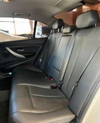 BMW-320i-2.0 16V TURBO ACTIVE FLEX 4P AUTOMÁTICO BMW-320i-2015