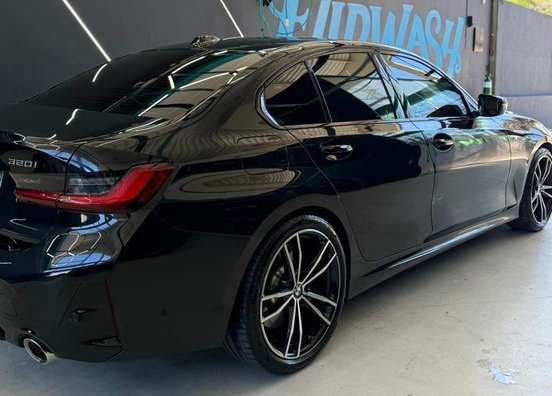 BMW-320i-2024