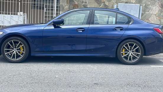 BMW-320i-2019