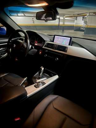 BMW-320i-2012