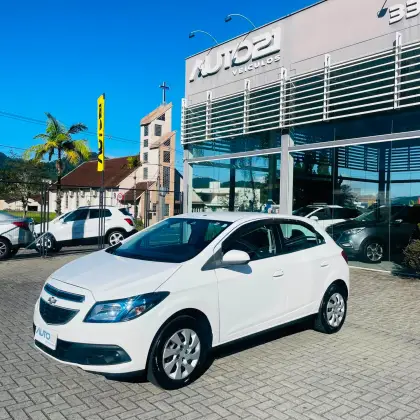 CHEVROLET ONIX 1.4 MPFI LT 8V FLEX 4P MANUAL CHEVROLET ONIX 1.4 MPFI LT 8V FLEX 4P MANUAL