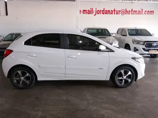 CHEVROLET-ONIX-2016