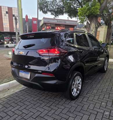 CHEVROLET-TRACKER-2023