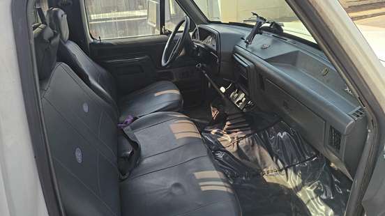 FORD-F-1000-1996