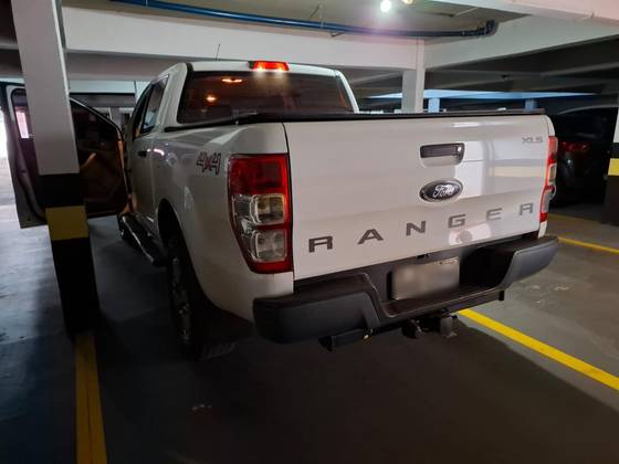 FORD RANGER 2.2 XLS 4X4 CD 16V DIESEL 4P AUTOMÁTICO
