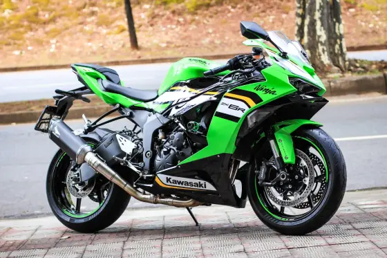 どっしり鮮やか！　アメストロ② Comprar Moto Kawasaki Ninja-zx-6r-krt até 2026 Usada, Seminova ou
