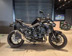 KAWASAKI Z900 KAWASAKI Z900