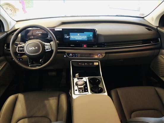 KIA-CARNIVAL-2024