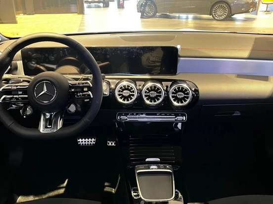 MERCEDES-BENZ-CLA 35 AMG-2025