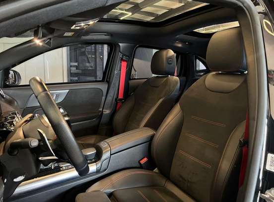 MERCEDES-BENZ-GLA 35 AMG-2022
