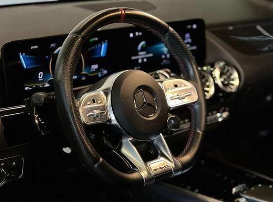 MERCEDES-BENZ-GLA 35 AMG-2022