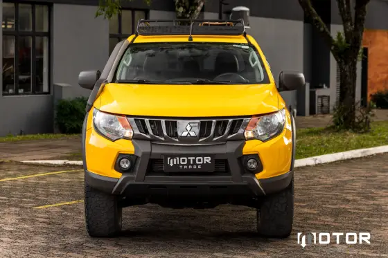 MITSUBISHI L200 TRITON 2.4 16V TURBO DIESEL SAVANA GLS CD 4X4 AUTOMÁTICO