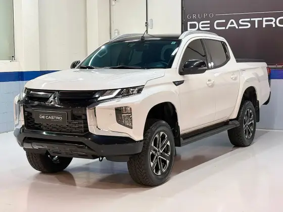 MITSUBISHI L200 TRITON 2.4 16V TURBO DIESEL SPORT HPE-S CD 4P 4X4 AUTOMÁTICO