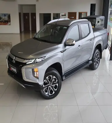 MITSUBISHI L200 TRITON 2.4 16V TURBO DIESEL SPORT HPE-S CD 4P 4X4 AUTOMÁTICO