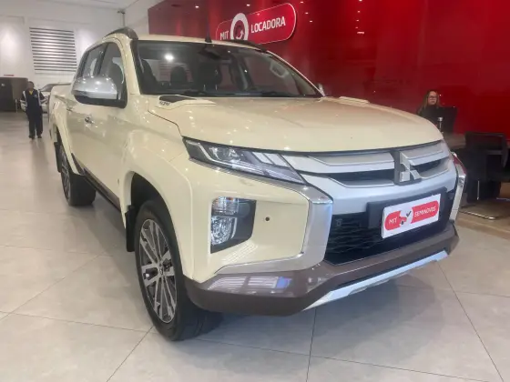 MITSUBISHI L200 TRITON 2.4 16V TURBO DIESEL SPORT HPE-S TERRA CD 4P 4X4 AUTOMÁTICO