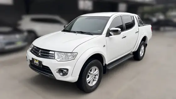 MITSUBISHI L200 TRITON 3.5 HPE 4X4 CD V6 24V FLEX 4P AUTOMÁTICO