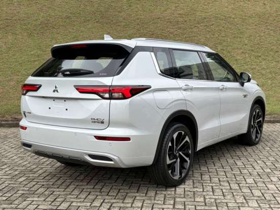 MITSUBISHI-OUTLANDER-2.4 PHEV HPE-S S-AWC DHT MITSUBISHI-OUTLANDER-2025