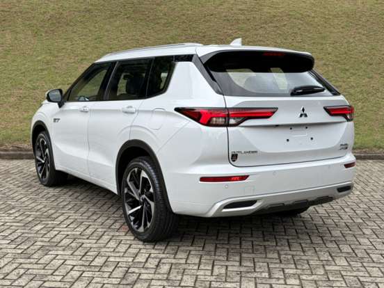 MITSUBISHI-OUTLANDER-2.4 PHEV HPE-S S-AWC DHT MITSUBISHI-OUTLANDER-2025