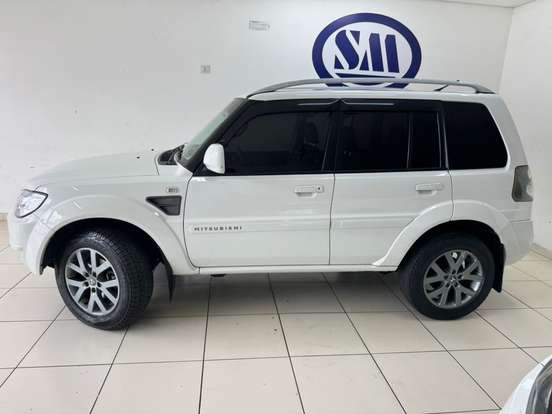 MITSUBISHI-PAJERO TR4-2014