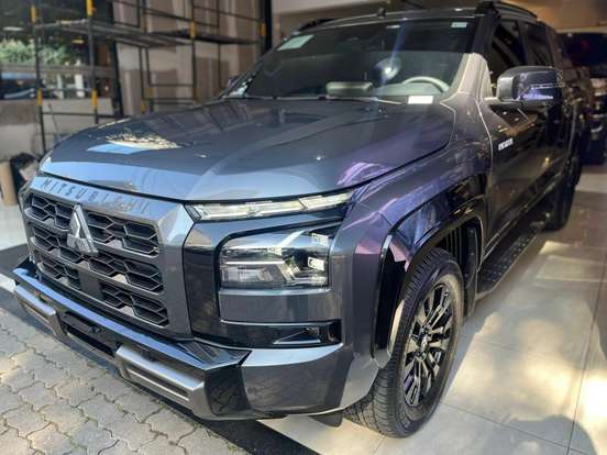 MITSUBISHI-TRITON-2025