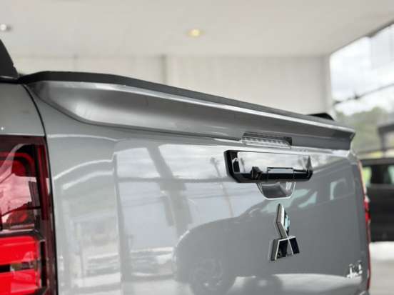 MITSUBISHI-TRITON-2026