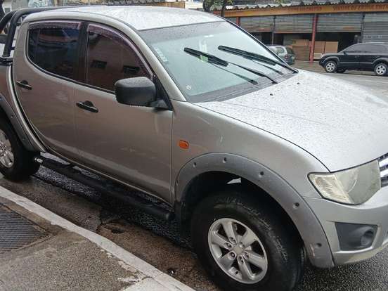 MITSUBISHI-L200 TRITON-3.2 HPE 4X4 CD 16V TURBO INTERCOOLER DIESEL 4P MANUAL MITSUBISHI-L200 TRITON-2013