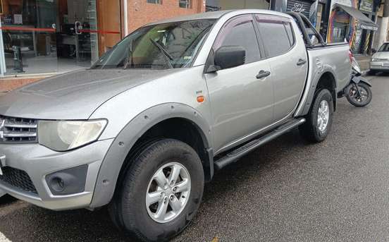 MITSUBISHI-L200 TRITON-2013