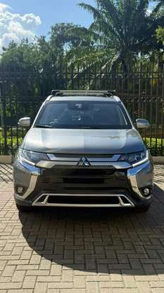 MITSUBISHI-OUTLANDER-2020