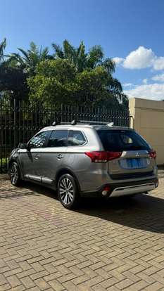 MITSUBISHI-OUTLANDER-2020