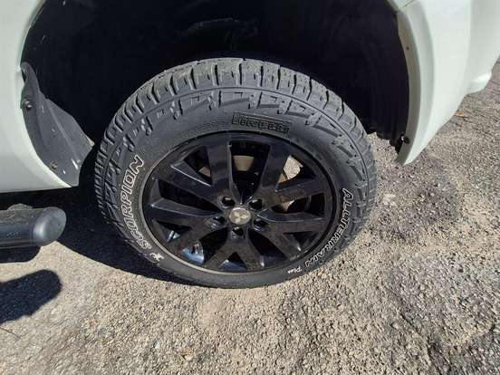 MITSUBISHI-PAJERO TR4-2012