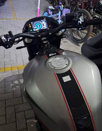 MOTO MORINI SEIEMMEZZO STREET 
