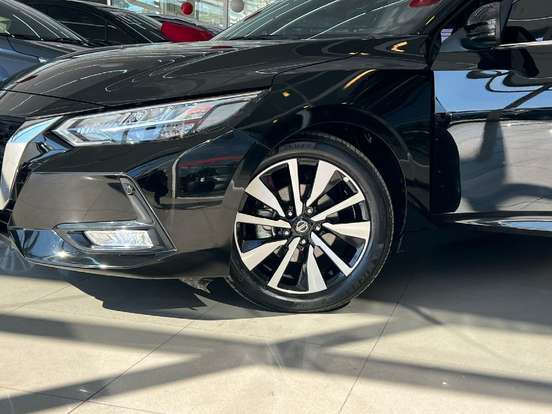 NISSAN-SENTRA-2023