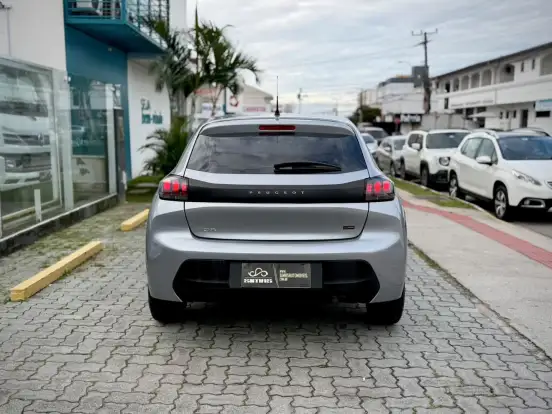 PEUGEOT-208-2022