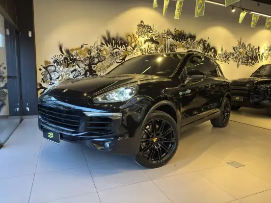 PORSCHE-CAYENNE-2015