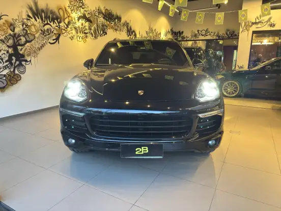 PORSCHE-CAYENNE-2015