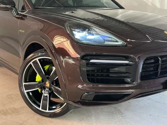 PORSCHE-CAYENNE-2023