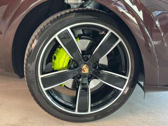 PORSCHE-CAYENNE-2023