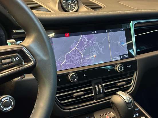 PORSCHE-MACAN-2024