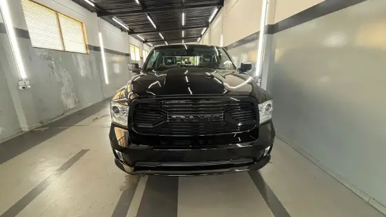 RAM 1500 5.7 V8 GASOLINA LIMITED NIGHT EDITION CD 4X4 AUTOMÁTICO