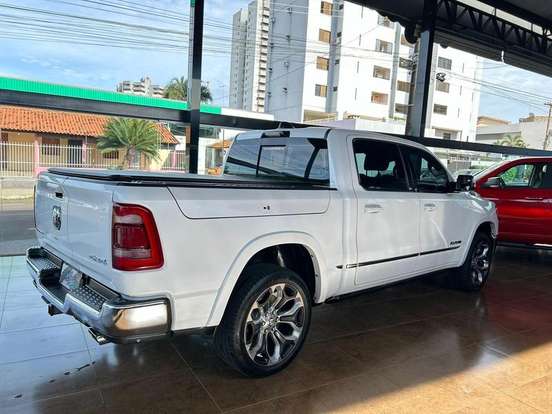 RAM-1500-5.7 V8 GASOLINA LIMITED CD 4X4 AUTOMÁTICO RAM-1500-2023