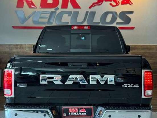 RAM-CLASSIC-5.7 V8 GASOLINA LARAMIE CD 4X4 AUTOMÁTICO RAM-CLASSIC-2023