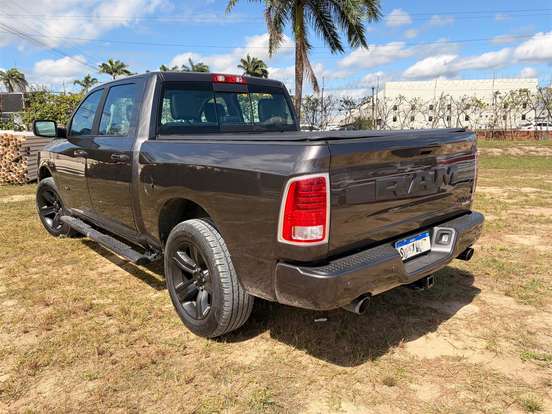RAM-CLASSIC-5.7 V8 GASOLINA LARAMIE CD 4X4 AUTOMÁTICO RAM-CLASSIC-2022